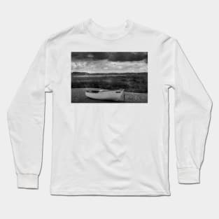 Boat on a shingle beach Long Sleeve T-Shirt